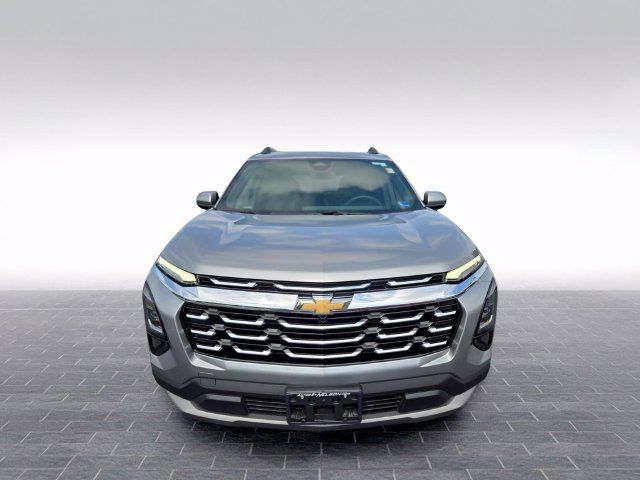 Used 2025 Chevrolet Equinox LT w/ Convenience Package II FWD image 2