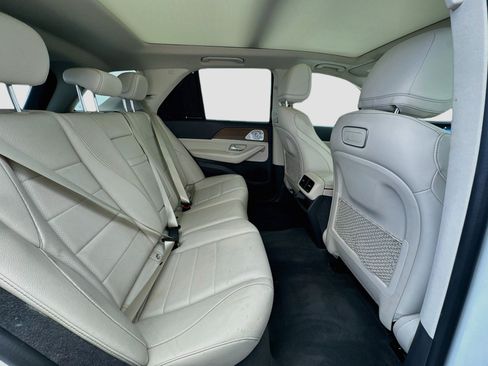 Used 2020 Mercedes-Benz GLE 350 w/ Premium Package image 19