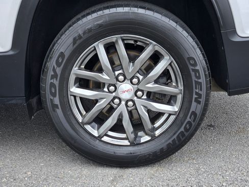 Used 2018 GMC Acadia SLT FWD image 17