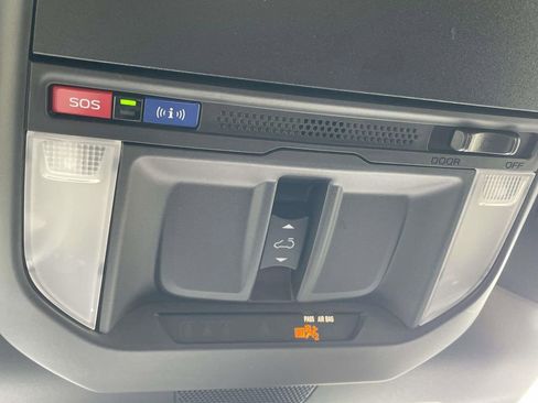 Used 2025 Subaru Forester Premium image 21