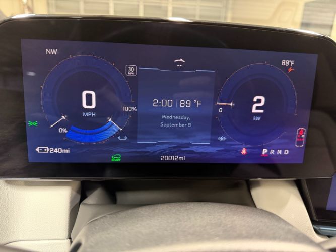 Used 2024 Chevrolet Equinox EV LT AWD/4WD image 17