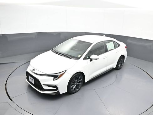 Certified 2023 Toyota Corolla SE w/ Carpet Mat Package (TMS) FWD image 32
