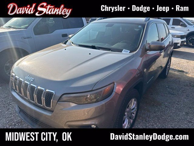 Used 2019 Jeep Cherokee Latitude w/ Cold Weather Group AWD/4WD image 1