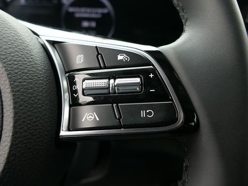 Used 2026 Kia Seltos EX FWD image 16