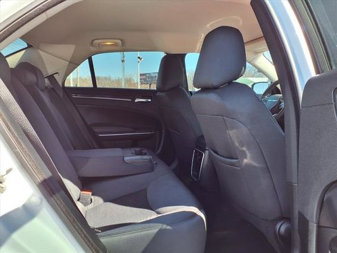 Used 2023 Chrysler 300 Touring w/ Sport Appearance Package image 25