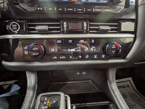 Used 2024 Nissan Pathfinder Platinum AWD/4WD image 18