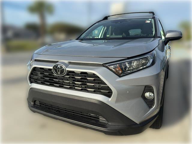 Used 2021 Toyota RAV4 XLE Premium FWD image 3