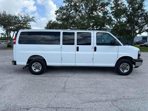 Used 2025 GMC Savana 3500 LT w/ LT Preferred Equipment Group image 3