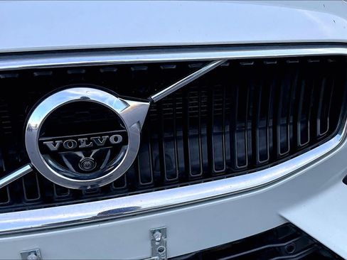 Used 2020 Volvo S60 T5 Momentum image 28