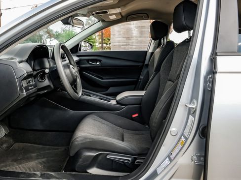 Used 2025 Honda Accord LX image 4