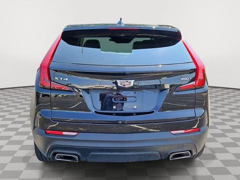 Certified 2022 Cadillac XT4 Luxury w/ Cold Weather Package FWD image 5