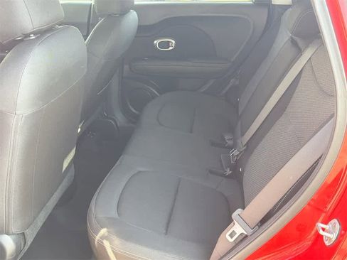 Used 2019 Kia Soul + image 17