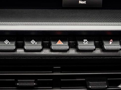 Used 2022 Porsche 911 Carrera w/ Premium Package image 29