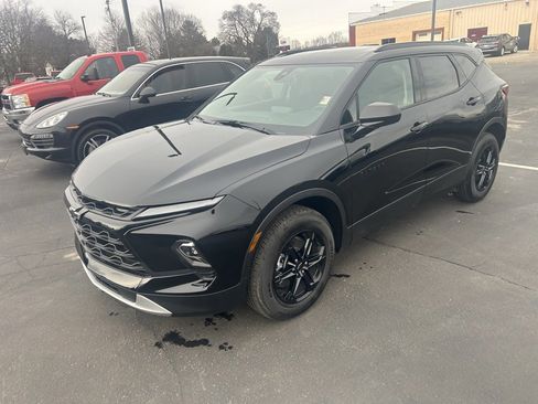 New 2025 Chevrolet Blazer LT w/ Convenience Package image 2