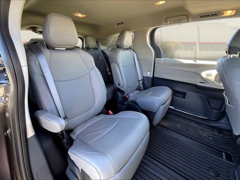 Certified 2024 Toyota Sienna Limited image 26