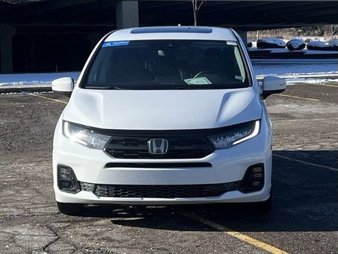 Used 2025 Honda Odyssey Elite image 2
