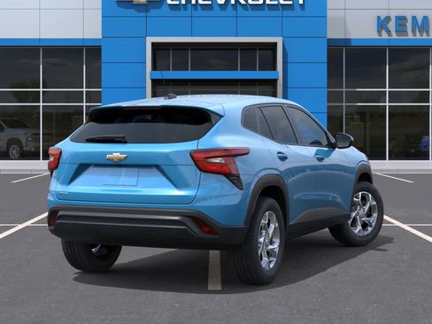 New 2026 Chevrolet Trax LS w/ LS Convenience Package FWD image 4
