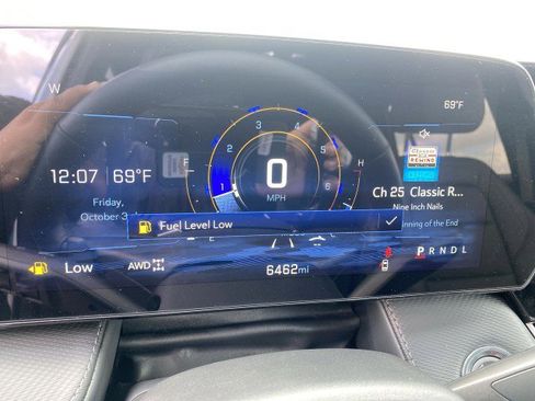 Used 2025 Chevrolet Equinox LT w/ Convenience Package II image 12