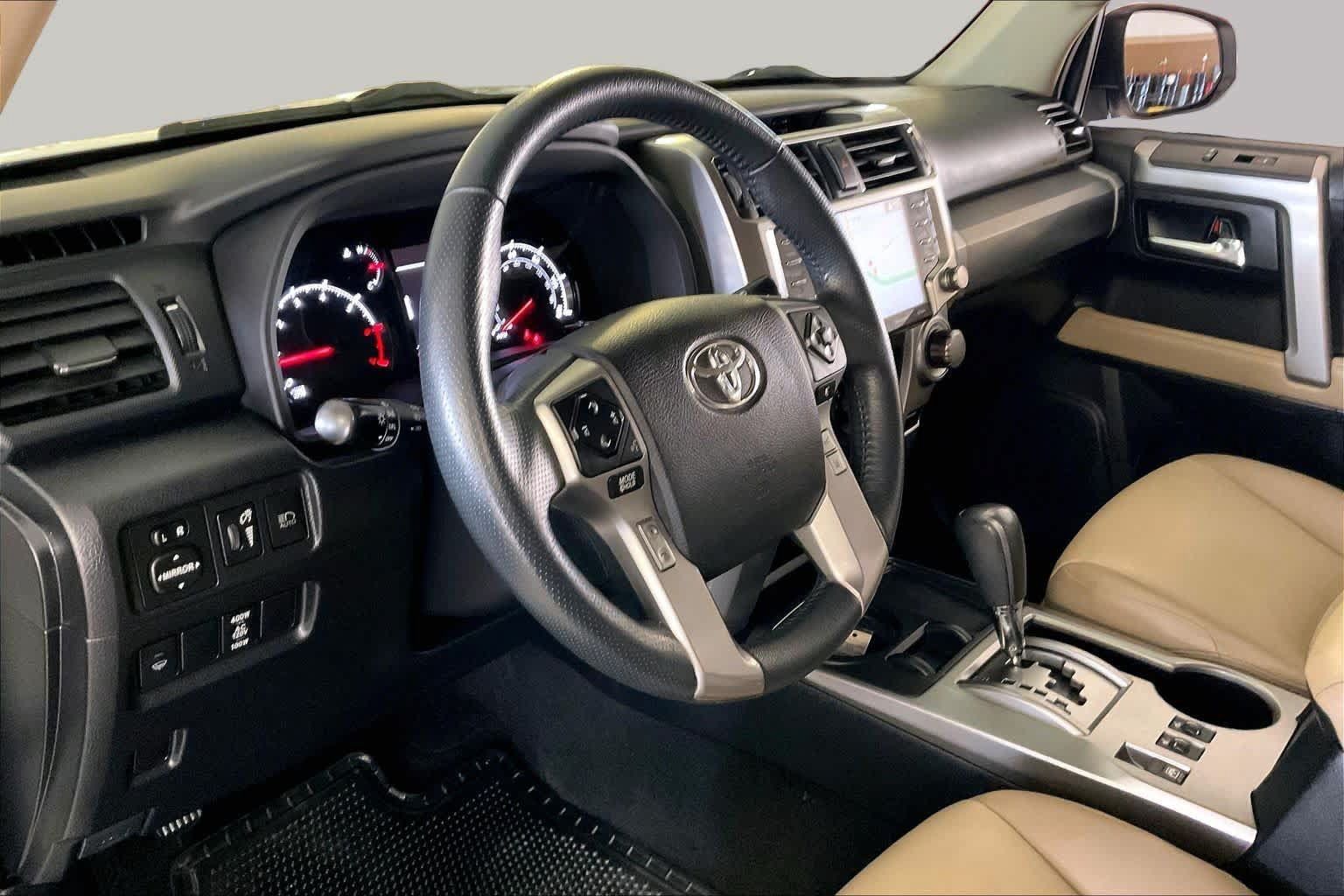 Used 2020 Toyota 4Runner SR5 Premium RWD image 15