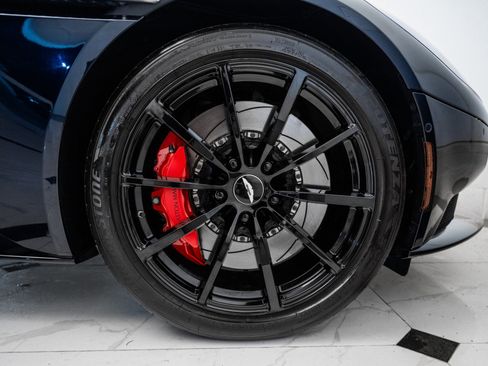 Used 2023 Aston Martin DB11 Coupe image 48