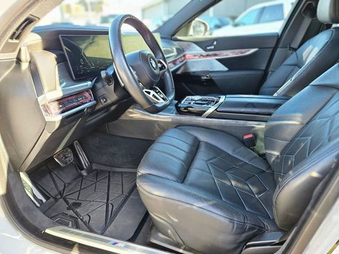 Used 2023 BMW 760i xDrive image 16