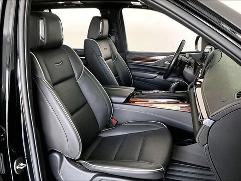 Used 2022 Cadillac Escalade Premium Luxury w/ Performance Package AWD/4WD image 9