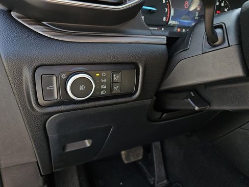 Used 2023 Ford Explorer Limited image 21