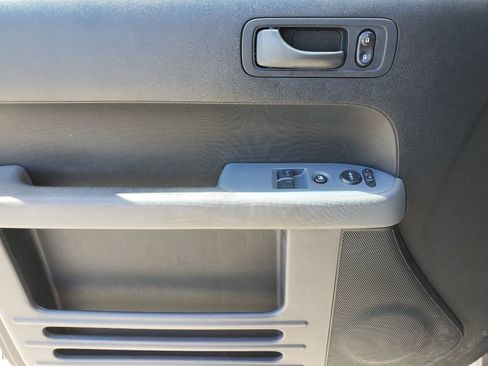 Used 2005 Honda Element EX image 19