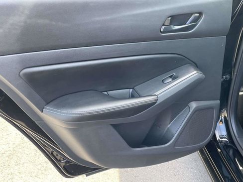 Used 2024 Nissan Altima 2.5 SV image 12