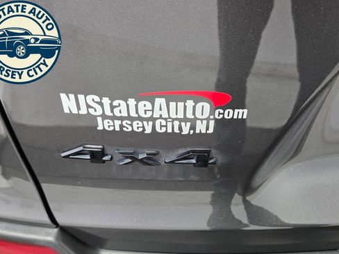 Used 2021 Jeep Cherokee Latitude Plus w/ Sun & Sound Group AWD/4WD image 36
