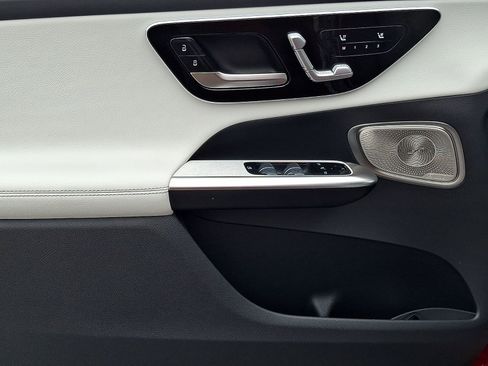 Certified 2024 Mercedes-Benz GLC 300 4MATIC image 12