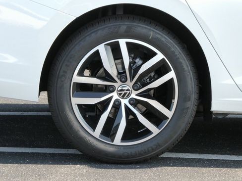 New 2025 Volkswagen Jetta SE image 22