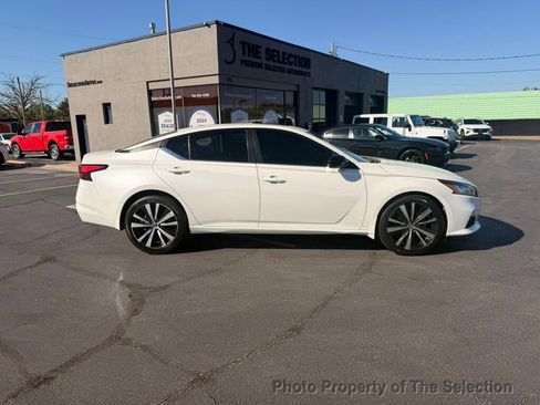 Used 2019 Nissan Altima 2.5 SR w/ SR Premium Package image 4