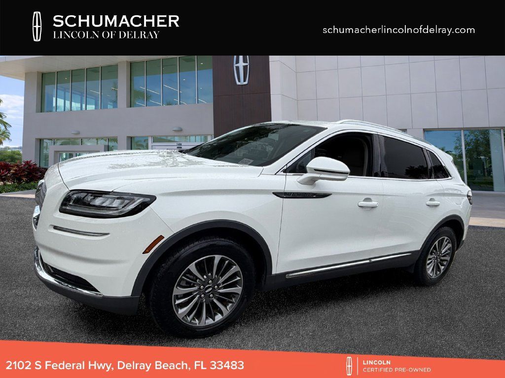 Used 2022 Lincoln Nautilus FWD w/ Premium Package image 3
