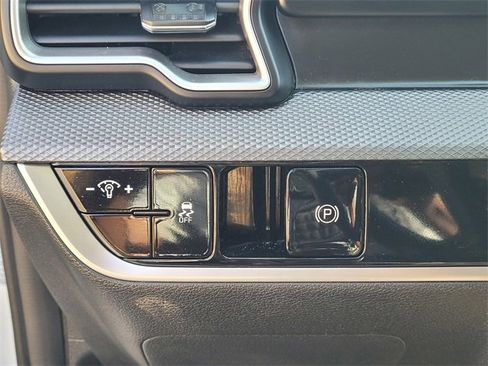 Used 2024 Kia Sportage LX image 23