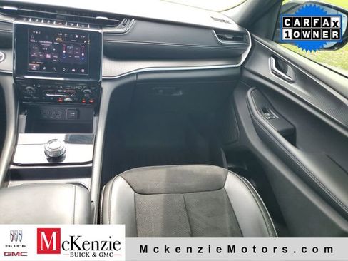 Used 2024 Jeep Grand Cherokee L Altitude RWD image 29