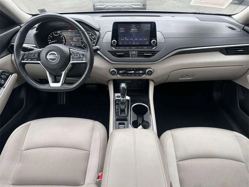 Used 2020 Nissan Altima 2.5 SV image 13