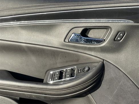 Used 2018 Chevrolet Impala LT image 23