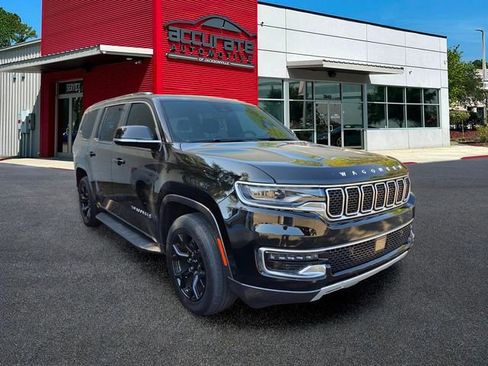 Used 2022 Jeep Wagoneer Series II RWD image 2