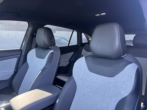 Used 2024 Volkswagen ID.4 Pro image 14