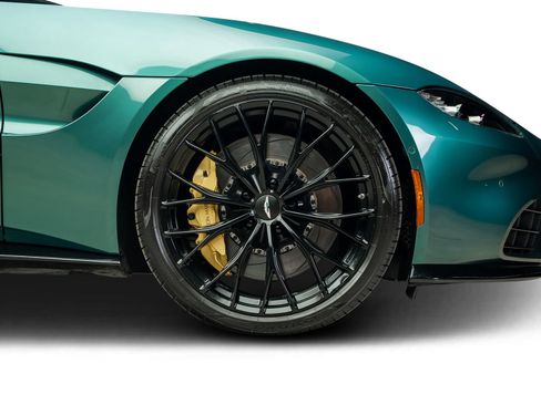 Used 2023 Aston Martin V8 Vantage Roadster RWD image 26