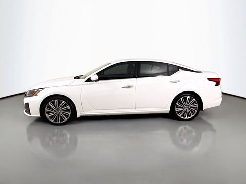 Used 2024 Nissan Altima 2.5 SL FWD image 8
