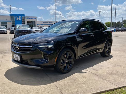 Used 2023 Buick Envision Essence w/ Sport Touring Package image 3