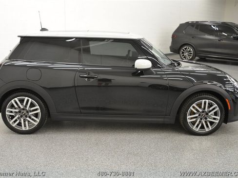 Used 2026 MINI Cooper 2-Door Hardtop FWD image 8