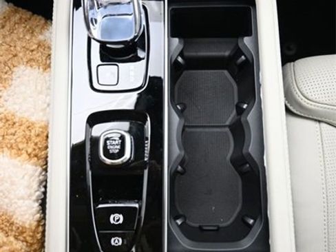 New 2026 Volvo XC90 T8 Ultra image 11