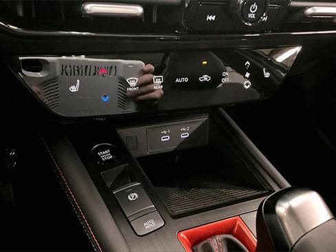 New 2025 Nissan Kicks SR w/ SR Premium Package image 26