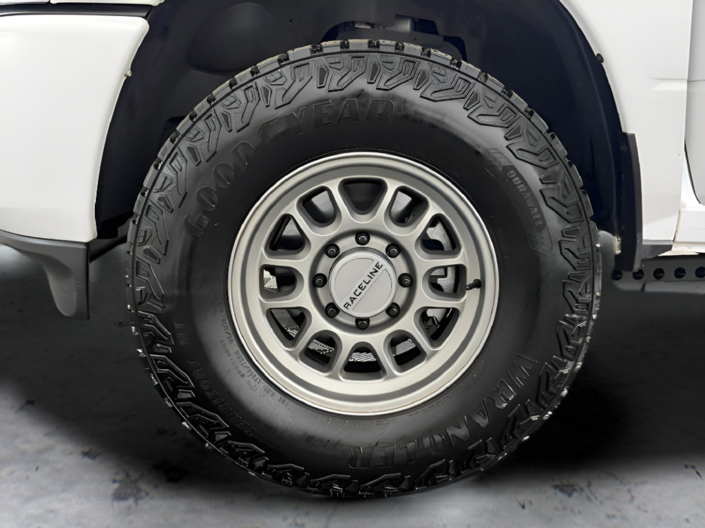 Used 2025 RAM 2500 Laramie AWD/4WD image 25