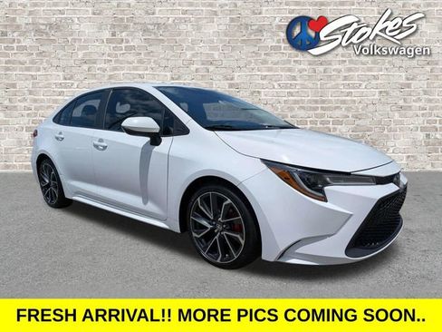 Used 2021 Toyota Corolla L FWD image 2
