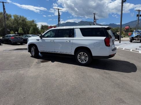 Used 2023 GMC Yukon XL SLT image 15
