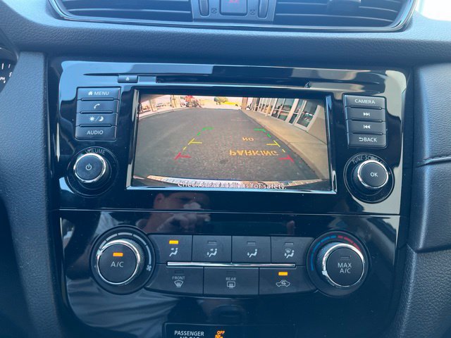 Used 2019 Nissan Rogue S w/ Special Edition Package FWD image 17